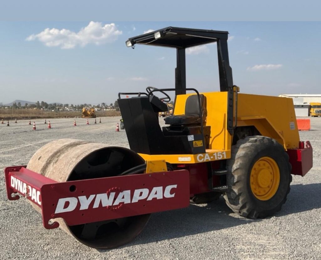 Vibrocompactador Dynapac CA151